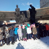Поездка к Монументу героическим защитникам Ленинграда